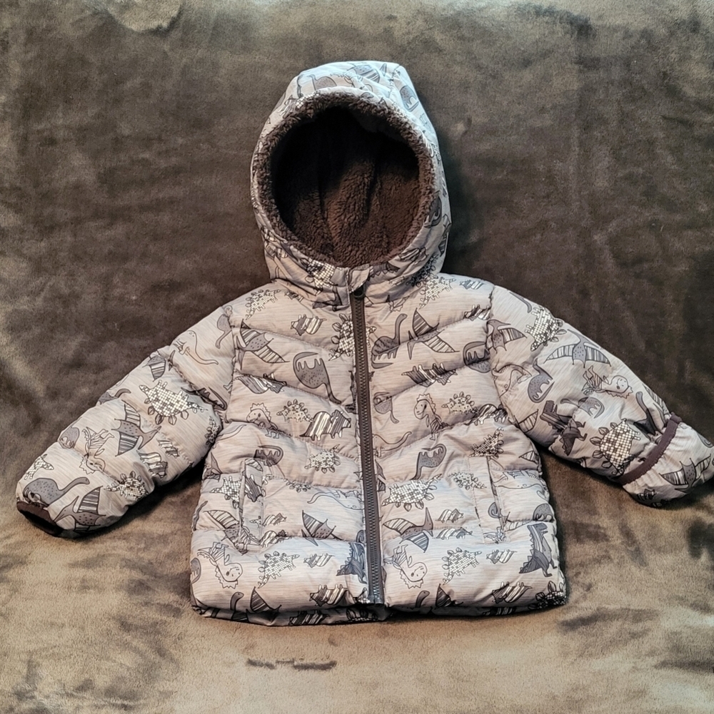 🩷 3/$15 Boys (18M) Winter Puffer Jacket with Hood with a cute Dinosaur Print